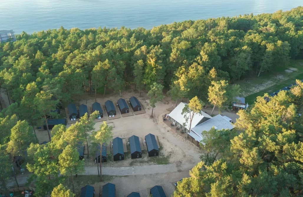 Ile za nocleg nad morzem? Ceny i najlepsze oferty w Polsce